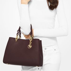 MICHAEL KORS PRE-LOVED Large Tan 
Cynthia Saffiano
Leather Satchel